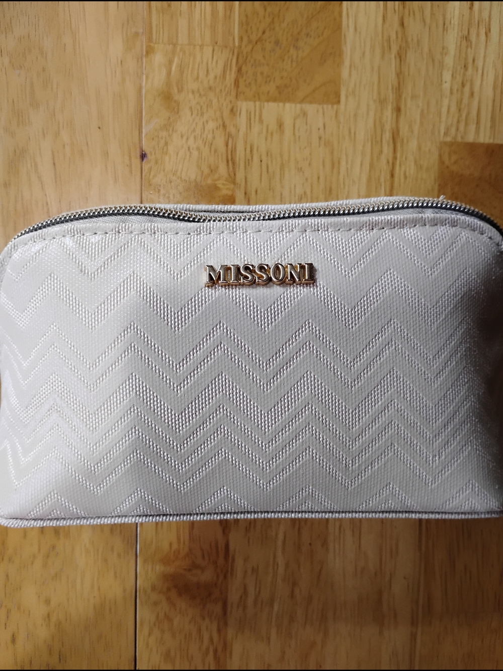 Missoni Delta Airlines Cream Chevron Zip Cosmetic Pouch with Gold Logo